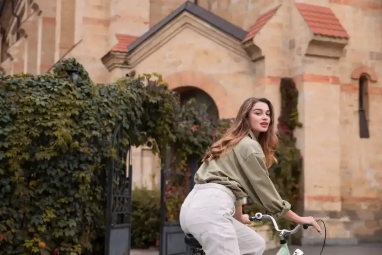 walking dutch city park fit lifestyle