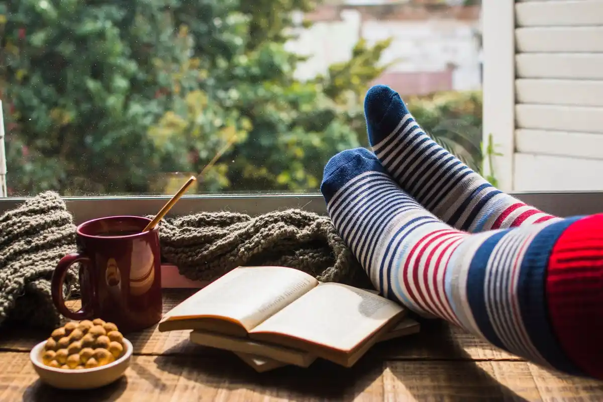 reuse old socks cleaning dutch interior