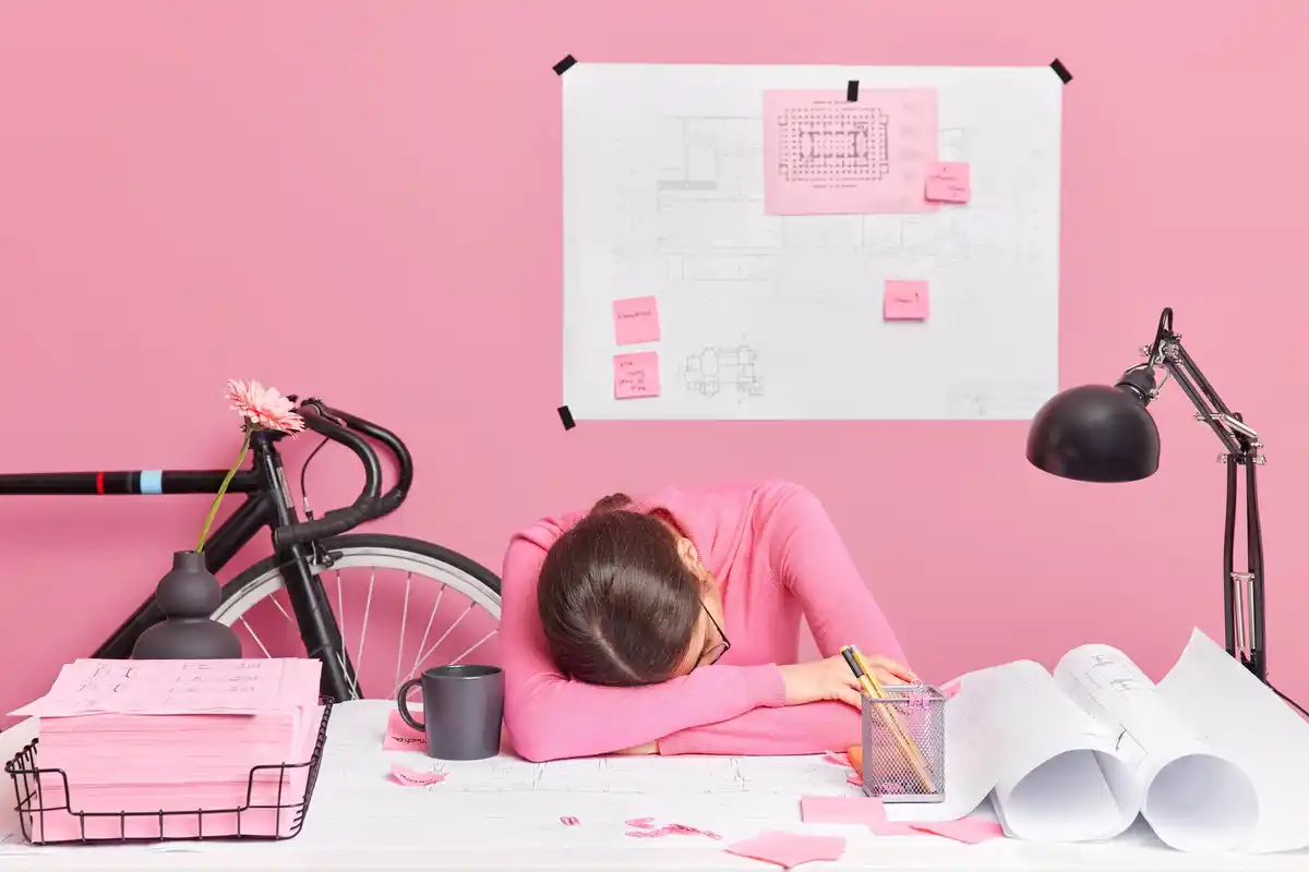 brain fatigue multitasking illustration dutch workspace