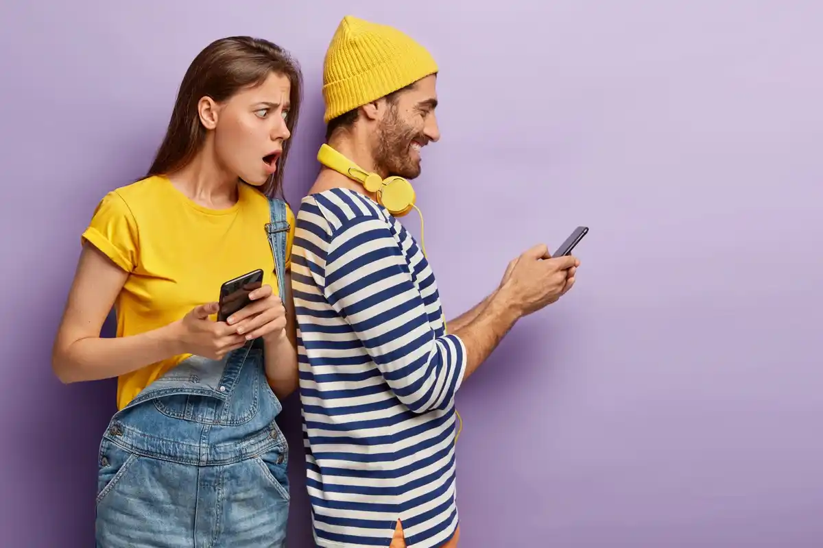whatsapp message misunderstanding couple netherlands