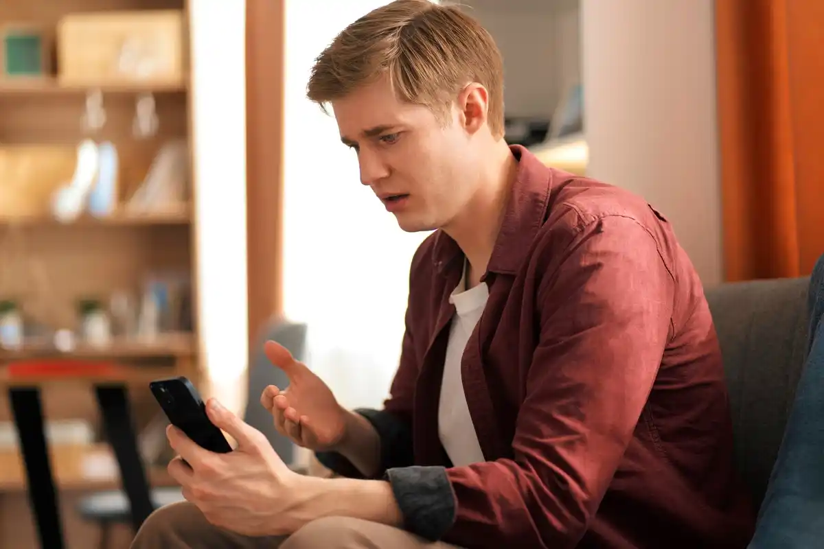suspicious mobile app permissions Dutch context
