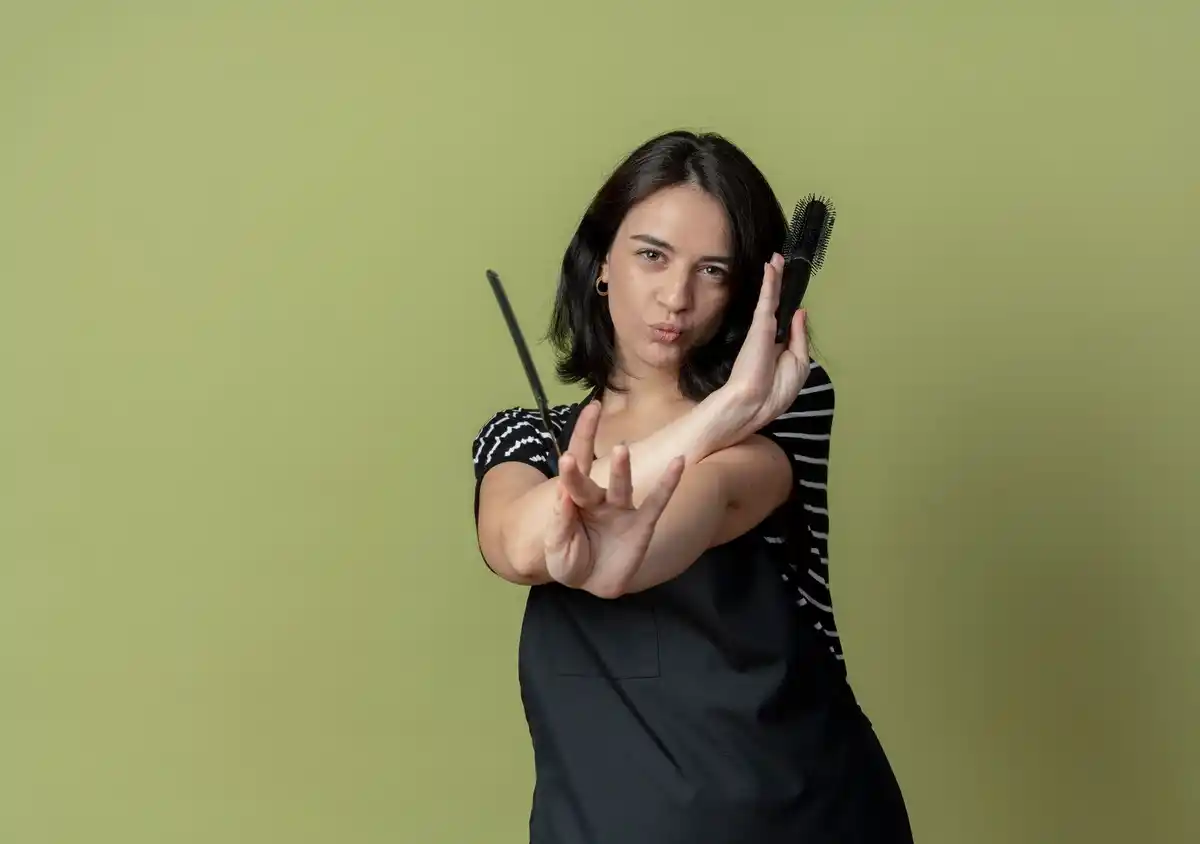 Dutch hairdresser minimal hair care