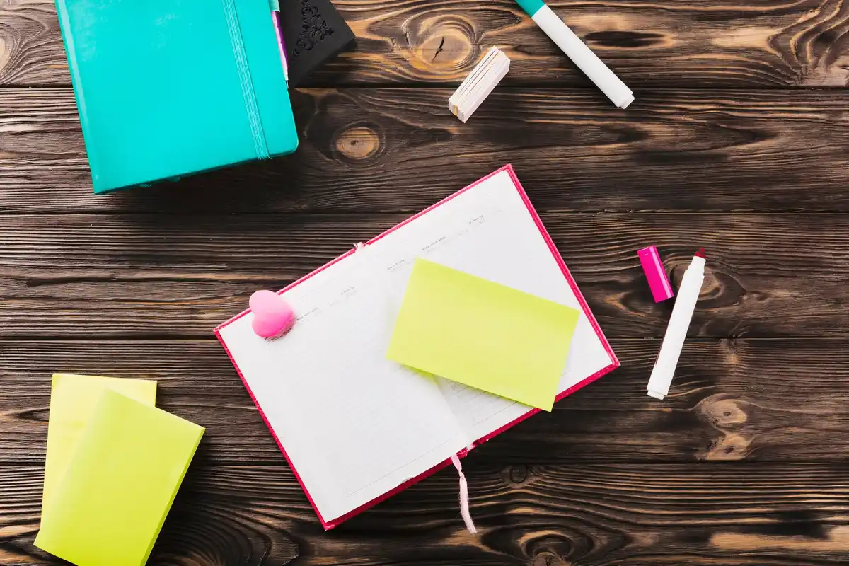 post it reminder ideas on fridge and workstation