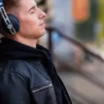affordable headphones dutch commuter