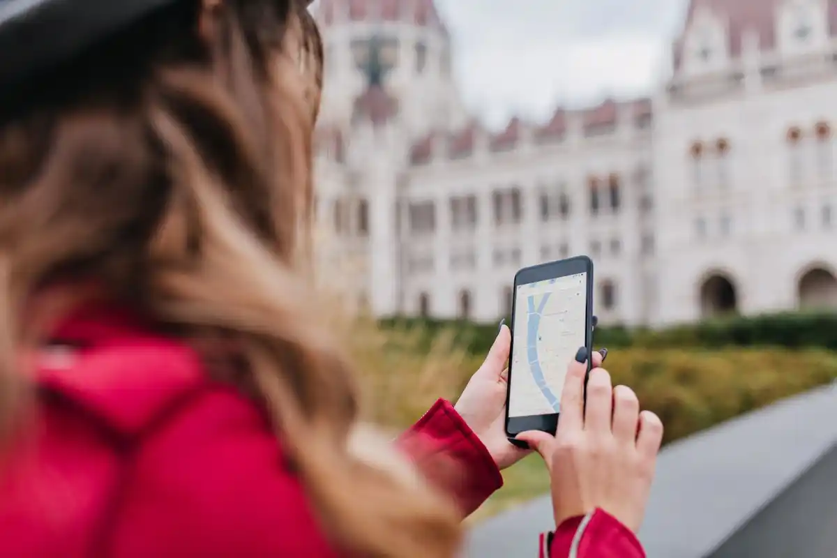 stop app tracking location phone screen