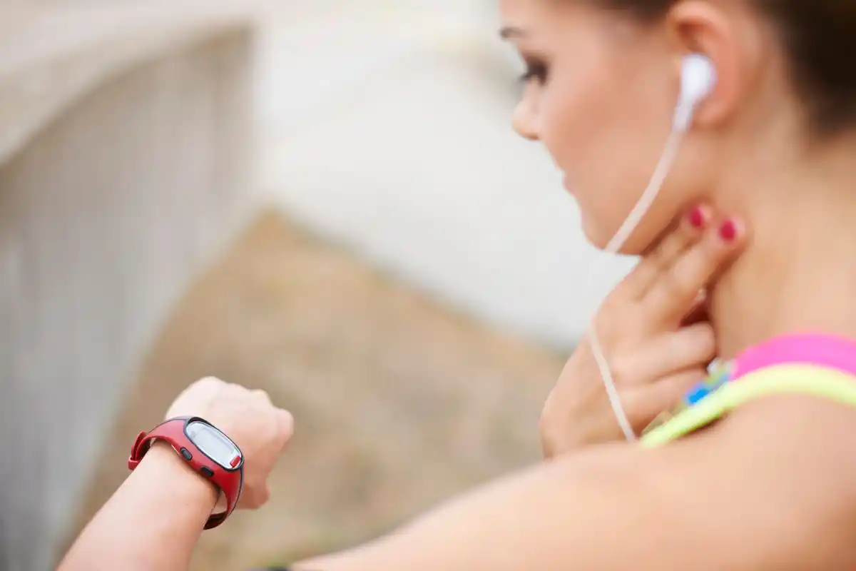 smartwatch lifesaver emergency alert nederland