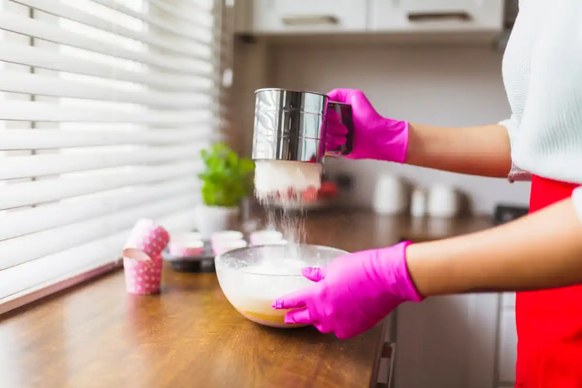 baking soda cleaning oven closeup Dutch kitchen