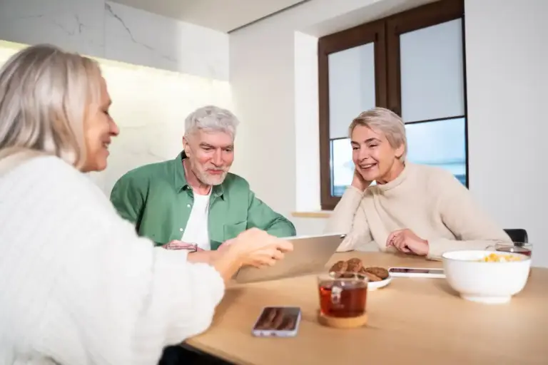 Dutch seniors group saving money home