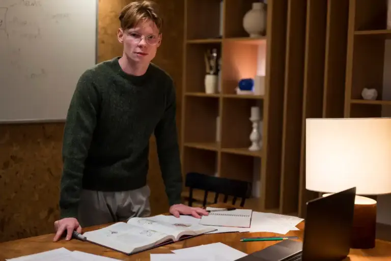 active studying method Dutch student desk