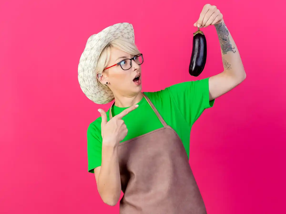 Dutch grandmother cooking with banana peel in pan