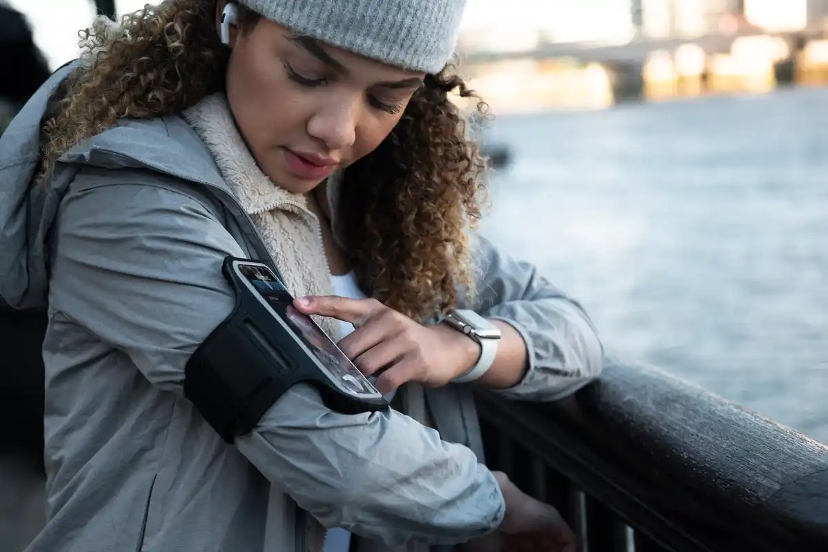 dutch person using smartphone whatsapp