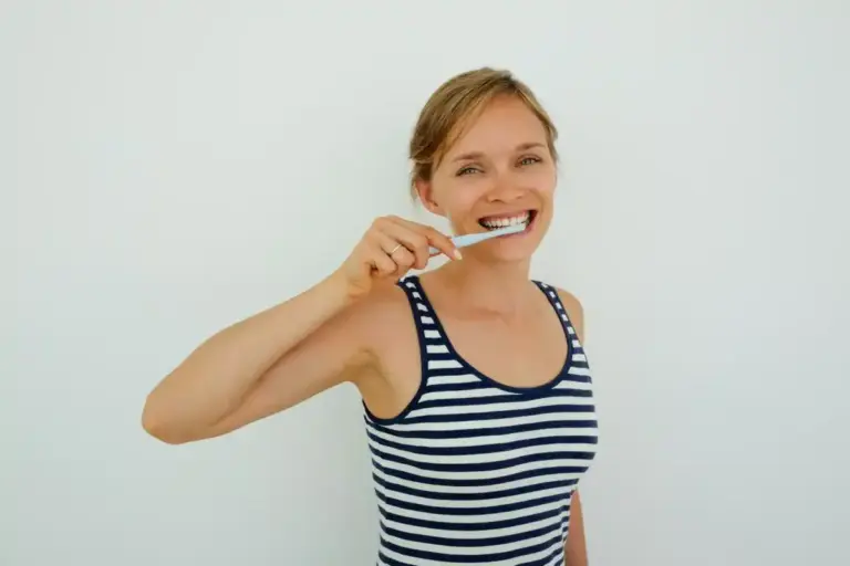 toothbrush cleaning hacks household Netherlands