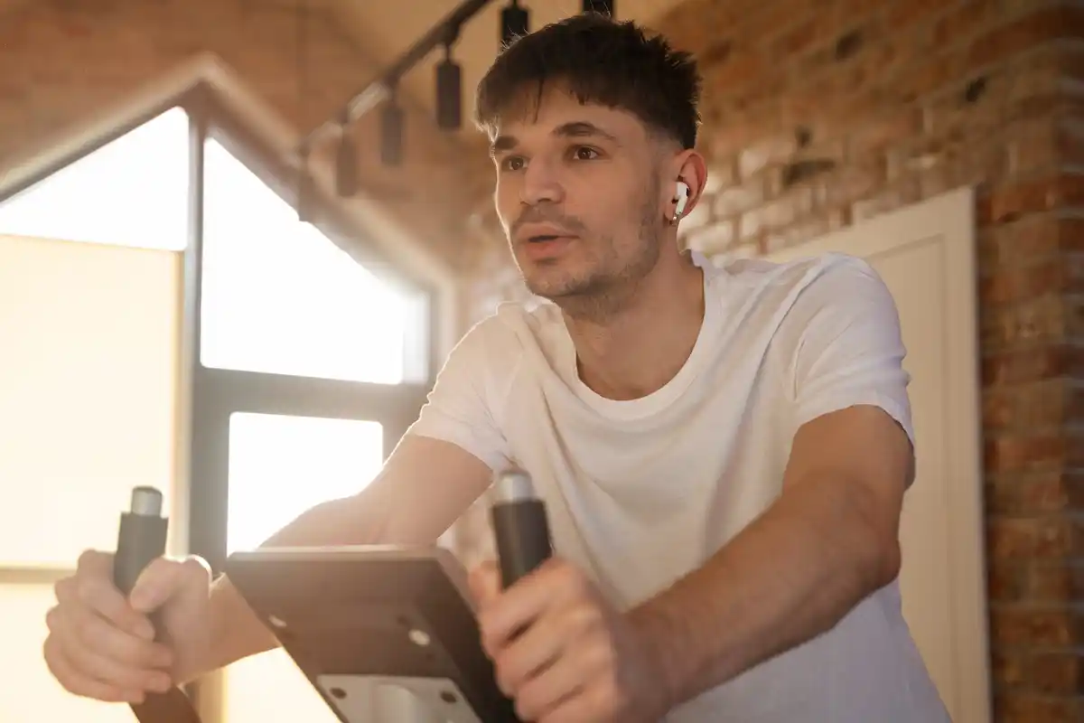 dutch person doing simple home exercise morning sunlight