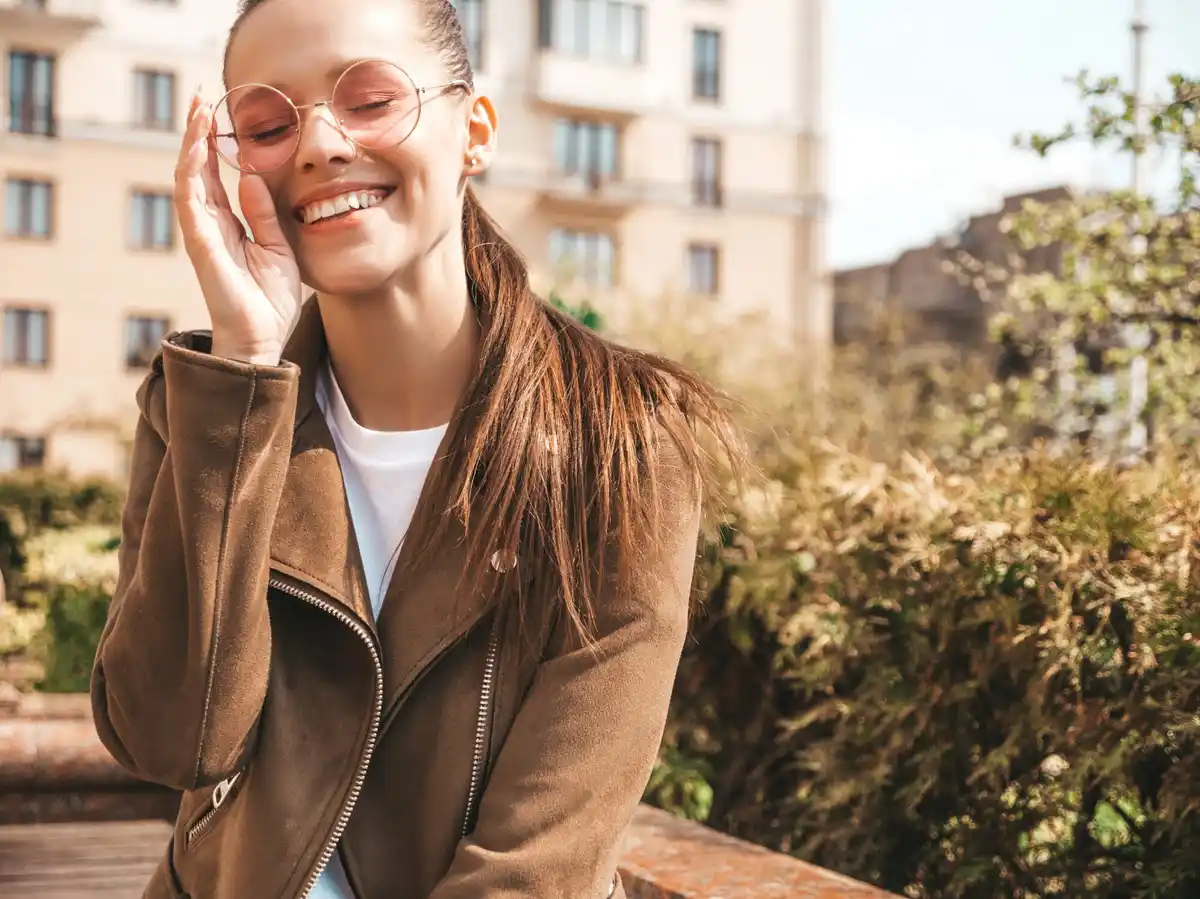 Dutch influencer no makeup natural skin outdoor street style