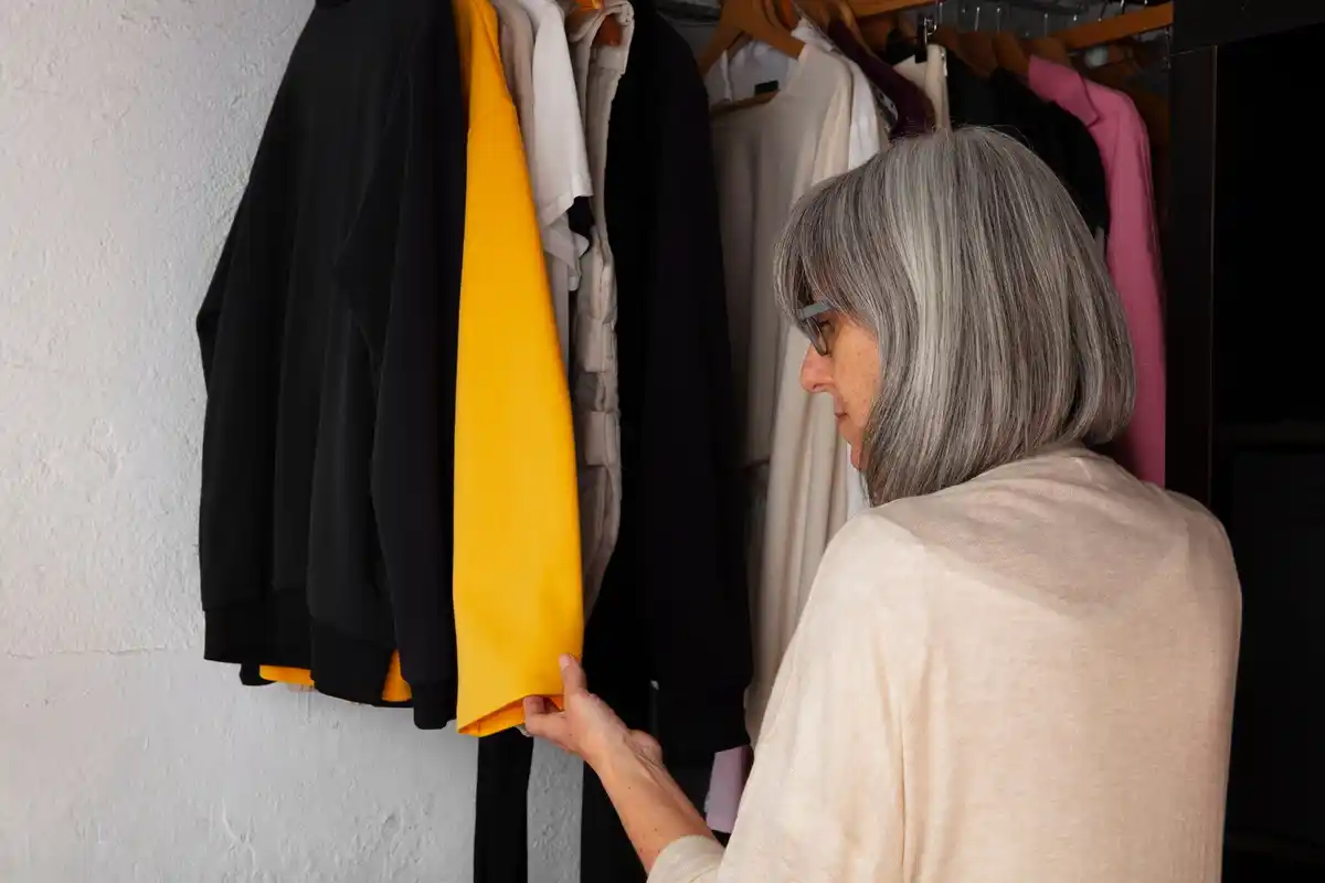 musty wardrobe smell dutch closet