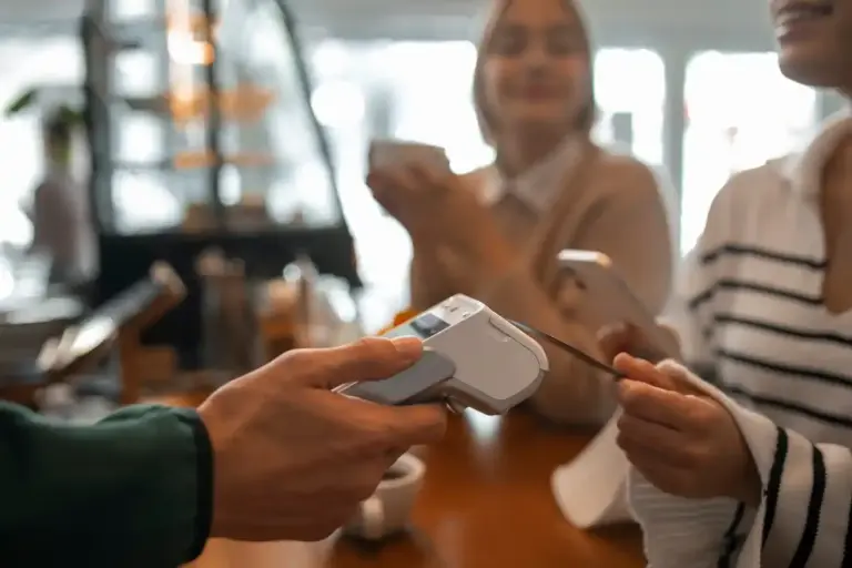 dutch person paying contactless terminal