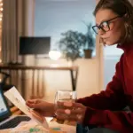 dutch person tracking small daily expenses