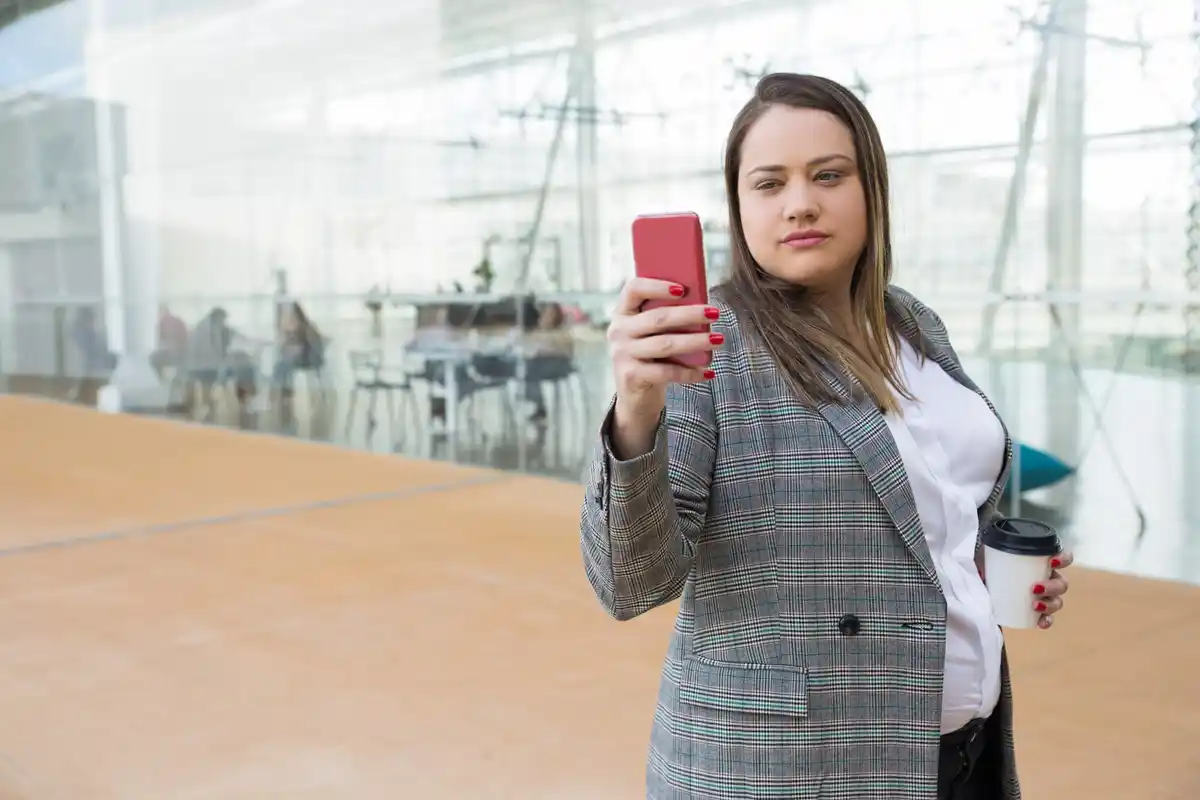VPN connection traveler airport phone