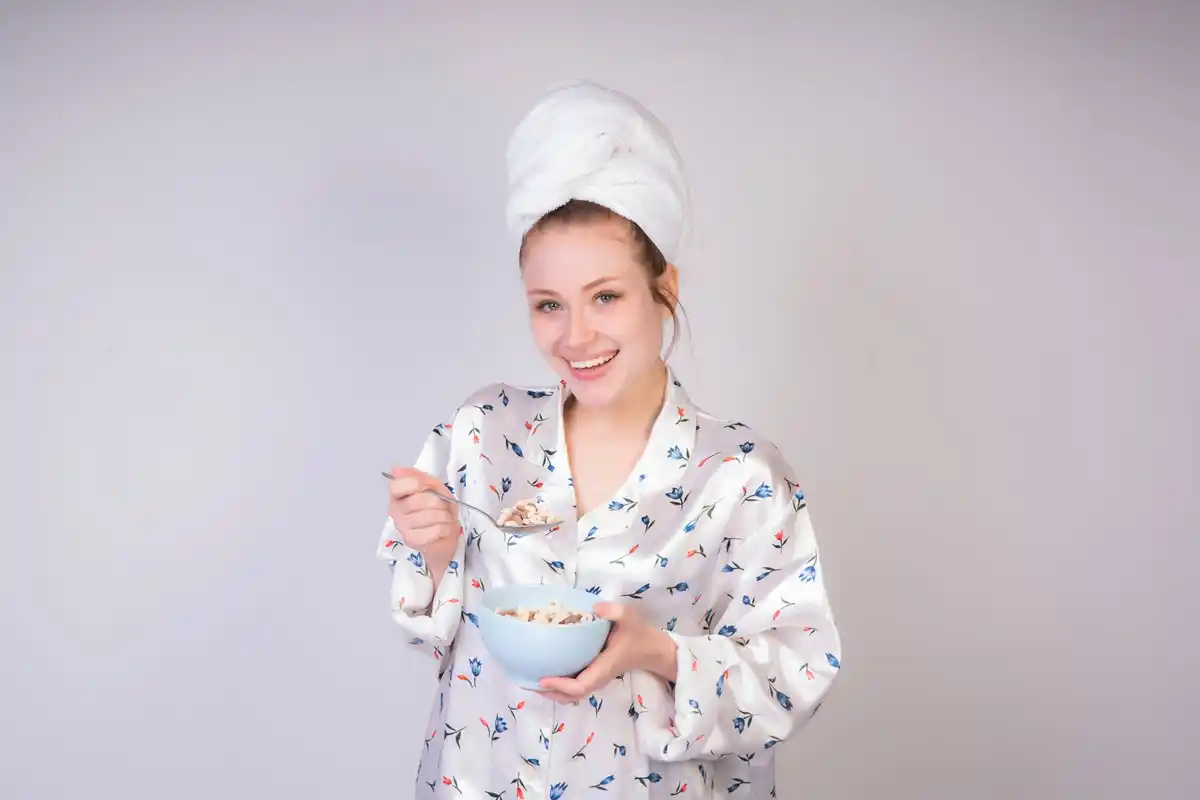 diy oatmeal face mask on young woman