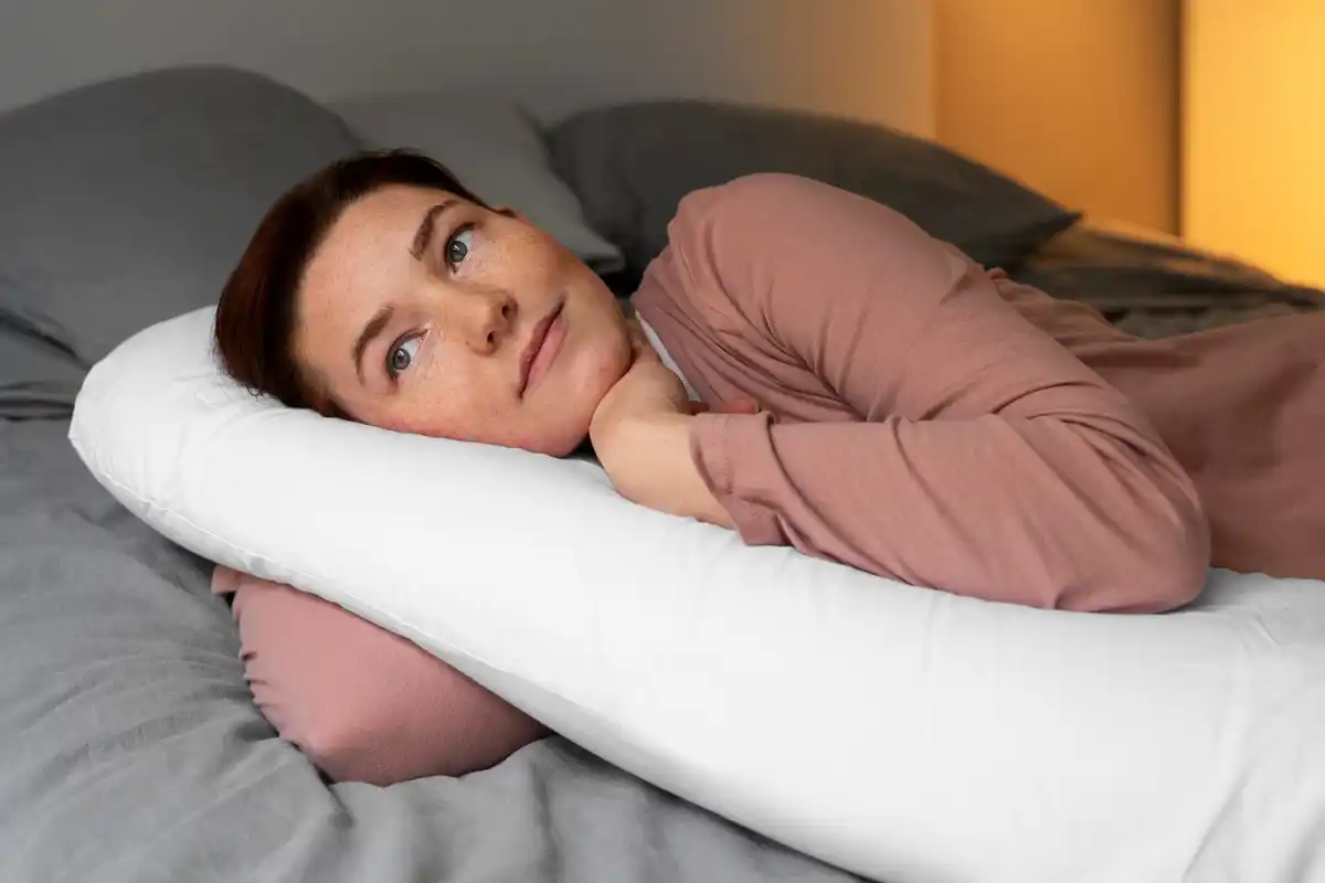 4-7-8 breathing technique sleep bed night relaxing