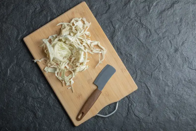 aluminium foil under wood cutting board