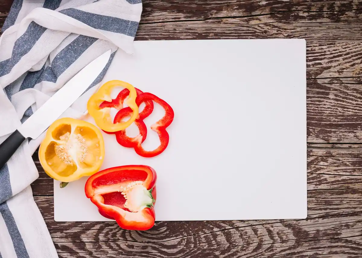 aluminium foil under cutting board kitchen