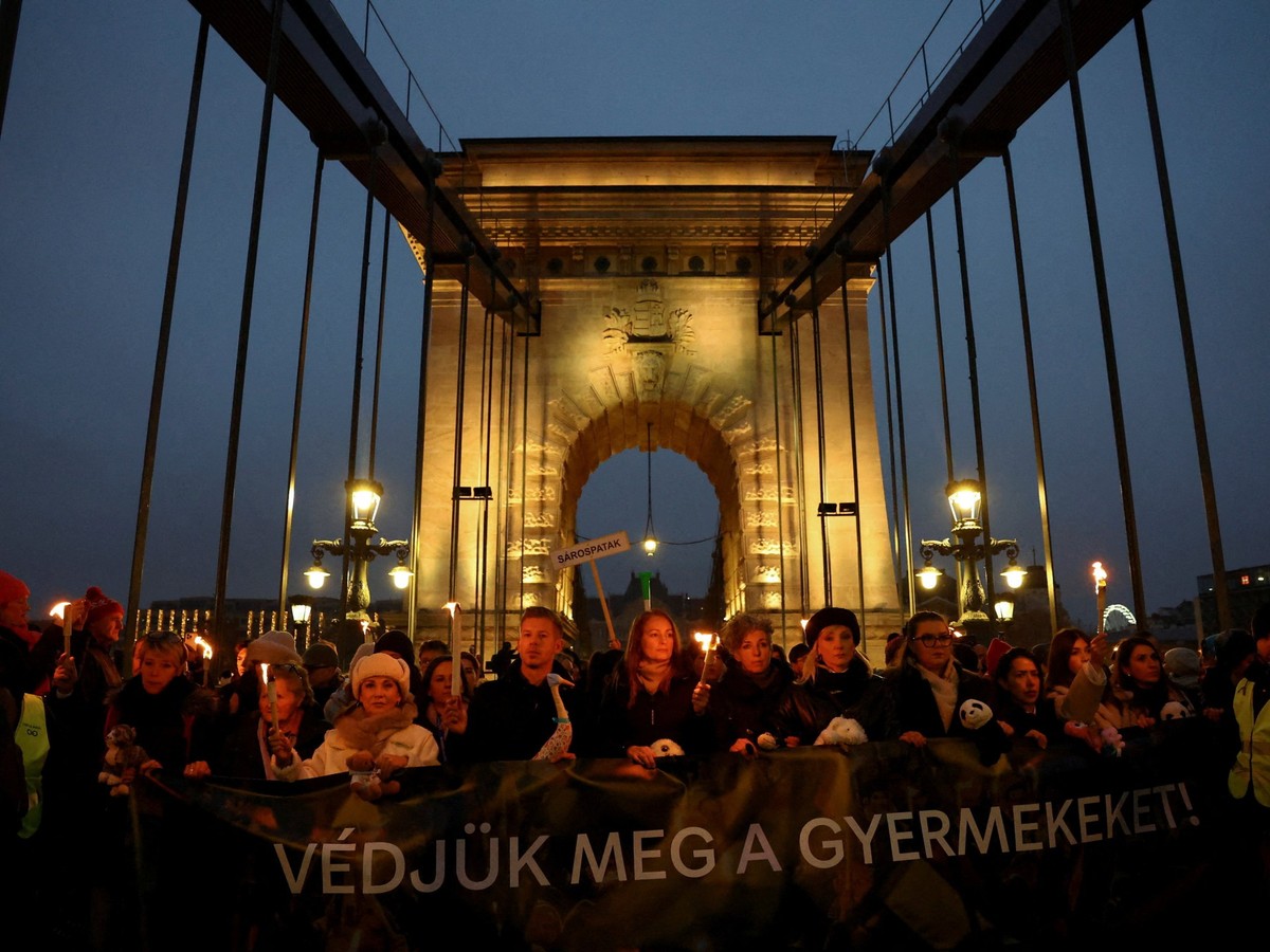 Protesten in Hongarije eisen aftreden van premier Viktor Orban wegens schandalen over kindermisbruik