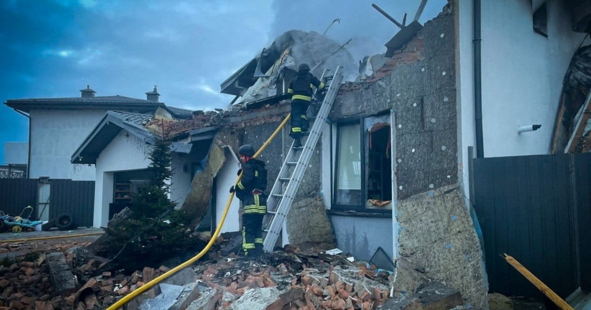 Russische aanvallen veroorzaken stroomonderbrekingen in Oekraïne en zetten Polen onder druk