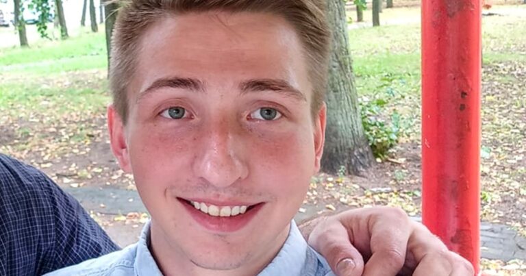 Uitgewezen Russische spion aangehouden voor spionage tegen oppositie, waaronder Navalny beweging